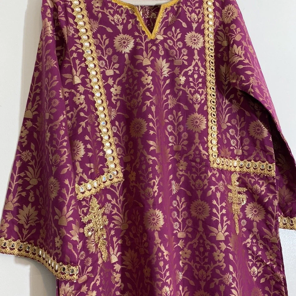 Pakistani Cross Stitch Embroidered & mirror work Kurta size large - Picture 2 of 7